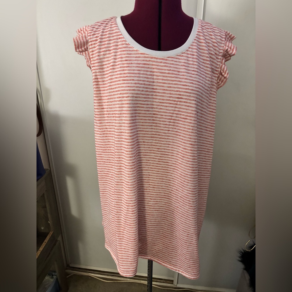 Excellent condition Jessica Simpson Striped Pink and White Women's Top, size 2X
